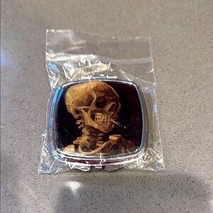 Skull Design Compact Mirror
